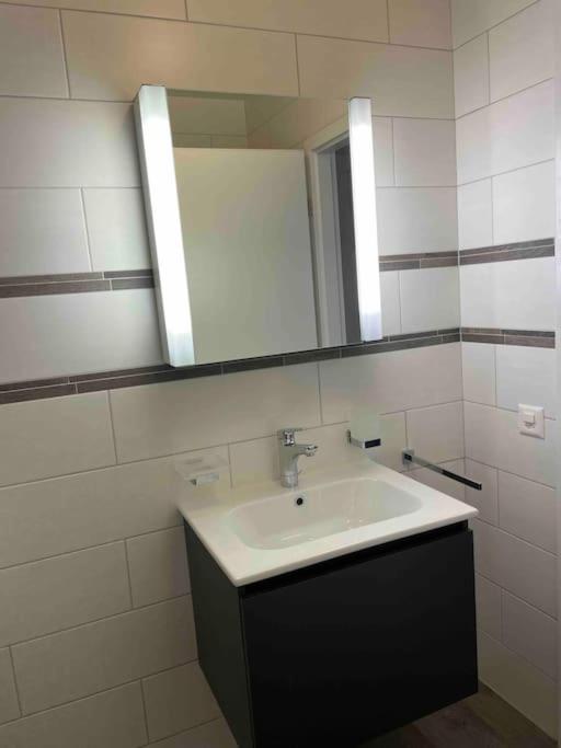Proche Lausanne: Studio Bien Equipe Apartment Prilly Екстериор снимка