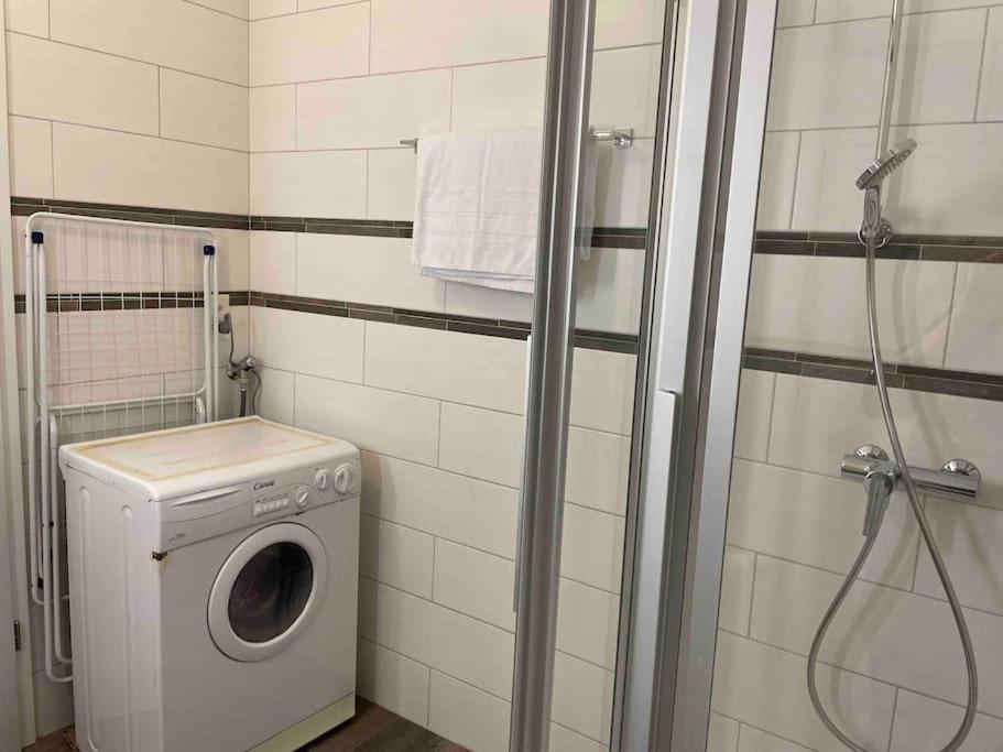 Proche Lausanne: Studio Bien Equipe Apartment Prilly Екстериор снимка