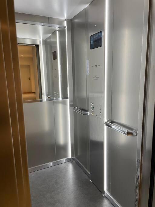 Proche Lausanne: Studio Bien Equipe Apartment Prilly Екстериор снимка